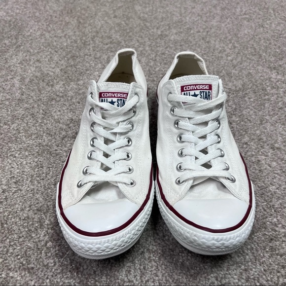Converse Men’s White Low Top Lace Up Sneakers Size 9.5